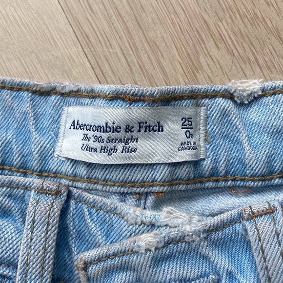 Abercrombie the 90’s Straight Ultra High Rise - Picture 5 of 6